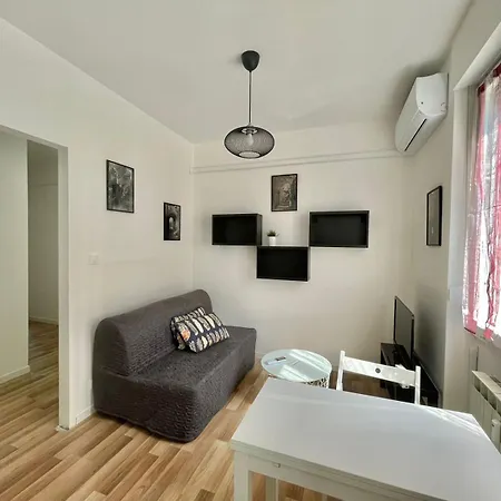 Leia Apartment *